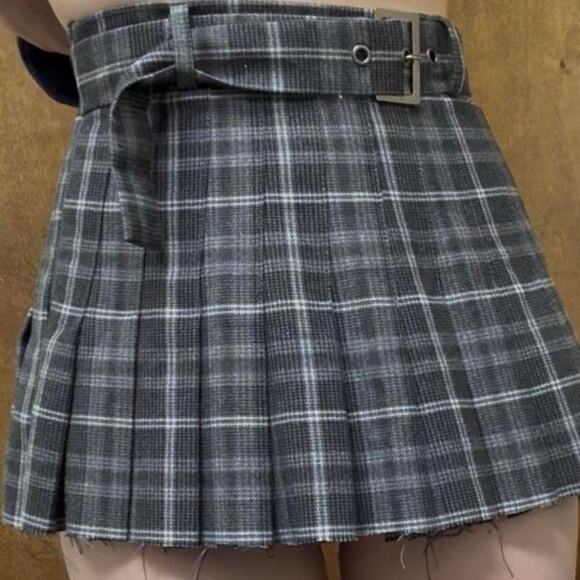 Y2K inspired Vock Grey Plaid Micro Mini Skirt w/ Belt – Tagged XS - Picture 5 of 5
